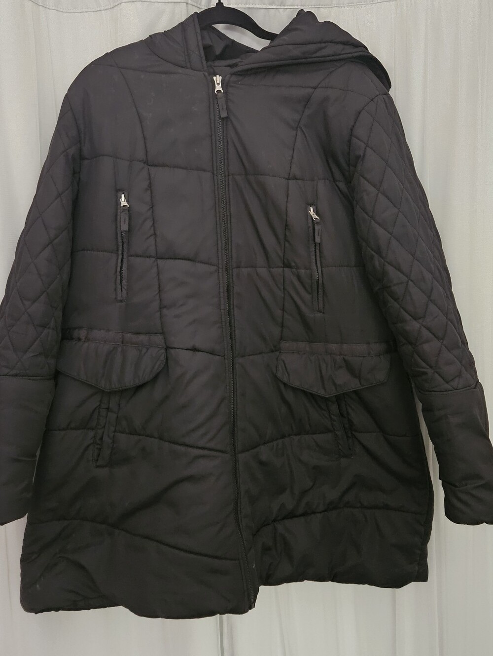 Maralyn & Me Black Quilted Women's Jacket with Zip & Flap Pockets *needs Repair